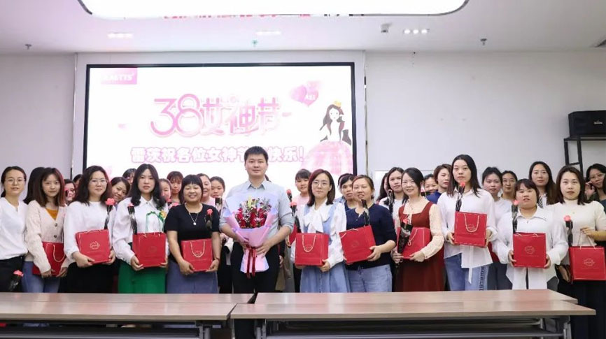 春風(fēng)十里不如你：雷茨慶祝第100個(gè)婦女節(jié)！